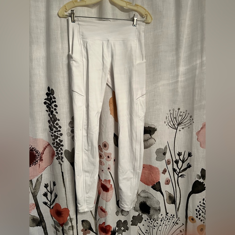 Lululemon Athletica White Leggings/Paints size 6